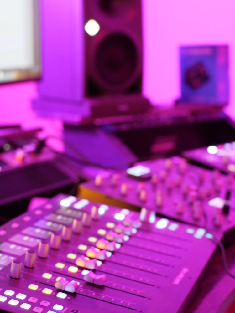 THE BOX STUDIOS PRO - Updated July 2026 - 182 S Murphy Ave, Sunnyvale ...