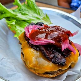 Back and Blue burger, with cheddar substituted for blue cheese