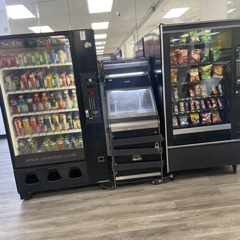 Oceanside Coin Laundry - Vending machines and game. - Laundromat Near Me - Oceanside, California Oceanside Coin Laundry - Vending machines and game. - Laundromat Near Me - Oceanside, California