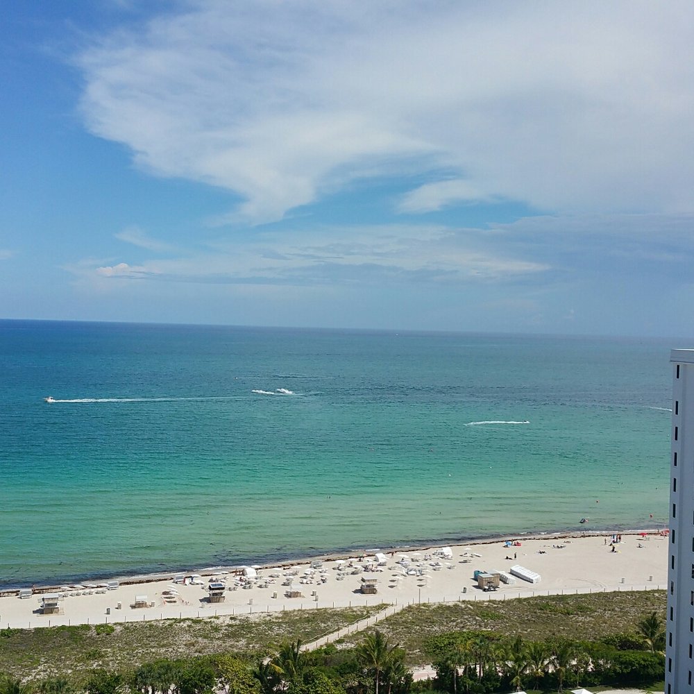 The Sandbox - Another bad ass view from their bathrooms of the rooftop pool. - New American Near Me - Miami Beach, Florida The Sandbox - Another bad ass view from their bathrooms of the rooftop pool. - New American Near Me - Miami Beach, Florida