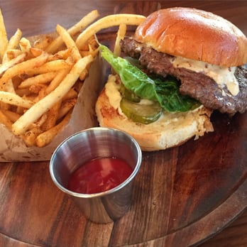 Barrel & Bushel - Pimento Cheese Burger - Bars Near Me - Tysons Corner, Virginia