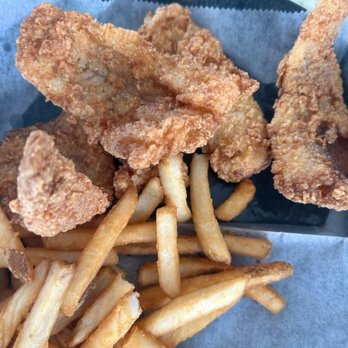 Toasted Monkey - White fish basket - American Near Me - St Pete Beach, Florida Toasted Monkey - White fish basket - American Near Me - St Pete Beach, Florida