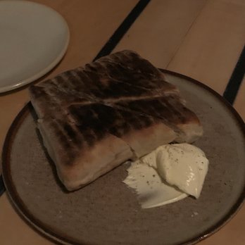 Hoogan et Beaufort - Warm light and fluffy bread - Canadian (New) Near Me - Montreal, Quebec Hoogan et Beaufort - Warm light and fluffy bread - Canadian (New) Near Me - Montreal, Quebec