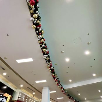 The Shops at Santa Anita - Lovely Christmas decor 2023 - Shopping Centers Near Me - Arcadia, California The Shops at Santa Anita - Lovely Christmas decor 2023 - Shopping Centers Near Me - Arcadia, California