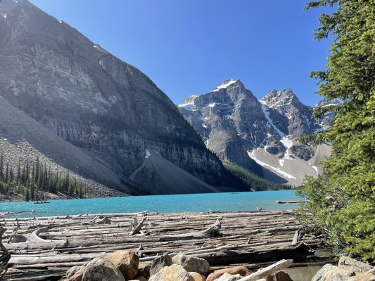 Moraine Lake by null
