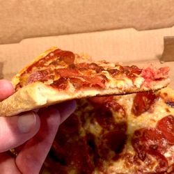 Bell Mell Pizza - Thicker than thin average bar pizza. Does this help?  #UpCloseSavor  XP