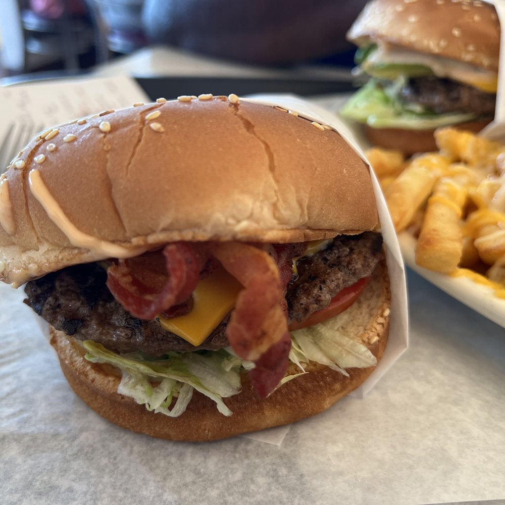 Burger Basket - Bacon cheeseburger - Burgers Near Me - Corona, California Burger Basket - Bacon cheeseburger - Burgers Near Me - Corona, California