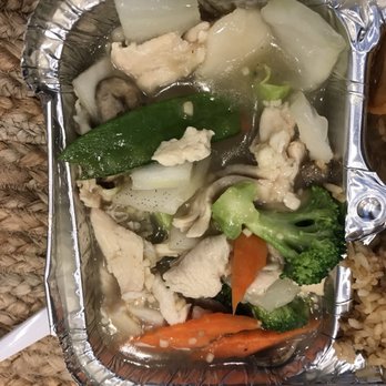 Auntie Chang's Dumpling House - Chicken with vegetables - Chinese Near Me - Houston, Texas