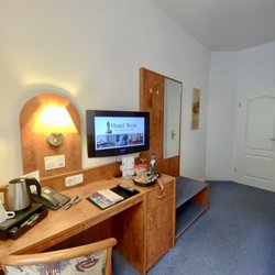Hotel West