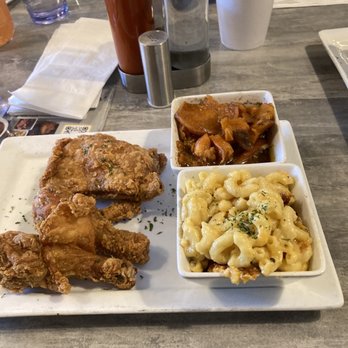 Soule - Fried chicken, Mac and cheese, and sweet potatoes - Cajun/Creole Near Me - Chicago, Illinois Soule - Fried chicken, Mac and cheese, and sweet potatoes - Cajun/Creole Near Me - Chicago, Illinois