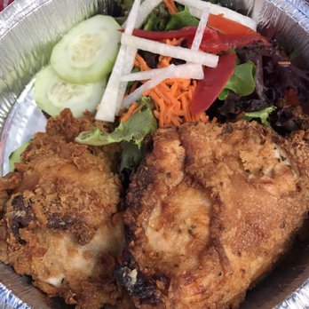 Santa Fe Bite - Buttermilk fried chicken & salad to go for our picnic :)) - American Near Me - Santa Fe, New Mexico