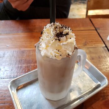 Burger Bench - Mud pie - American Near Me - Escondido, California
