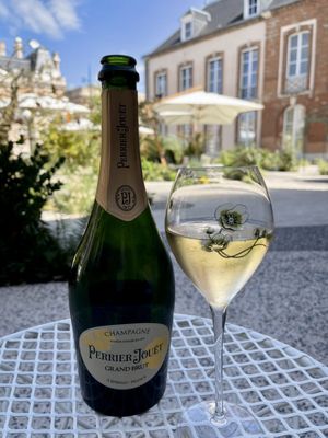 Perrier-Jouet by null