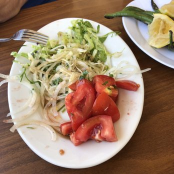 Yunus Cağ Kebap Salonu - Fresh salad with pomegranate dressing and lemon juice - Kebab Near Me - İzmir, 35 Yunus Cağ Kebap Salonu - Fresh salad with pomegranate dressing and lemon juice - Kebab Near Me - İzmir, 35