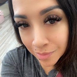 Lash extensions by Sophia