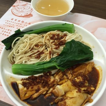 翡翠拉麵小籠包 - Sichuanese spicy chicken & fresh Chinese cold noodles accompanied by soup. By the plating skills, someone was having a rough day - Shanghainese Near Me - Hong Kong, HK 翡翠拉麵小籠包 - Sichuanese spicy chicken & fresh Chinese cold noodles accompanied by soup. By the plating skills, someone was having a rough day - Shanghainese Near Me - Hong Kong, HK
