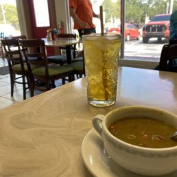 Iced green tea and split pea soup
