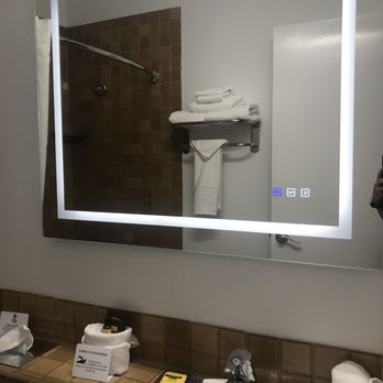 Best Western Plus Santa Barbara - Pretty cool updated mirror even though the bathroom itself is out dated. - Hotels Near Me - Santa Barbara, California Best Western Plus Santa Barbara - Pretty cool updated mirror even though the bathroom itself is out dated. - Hotels Near Me - Santa Barbara, California