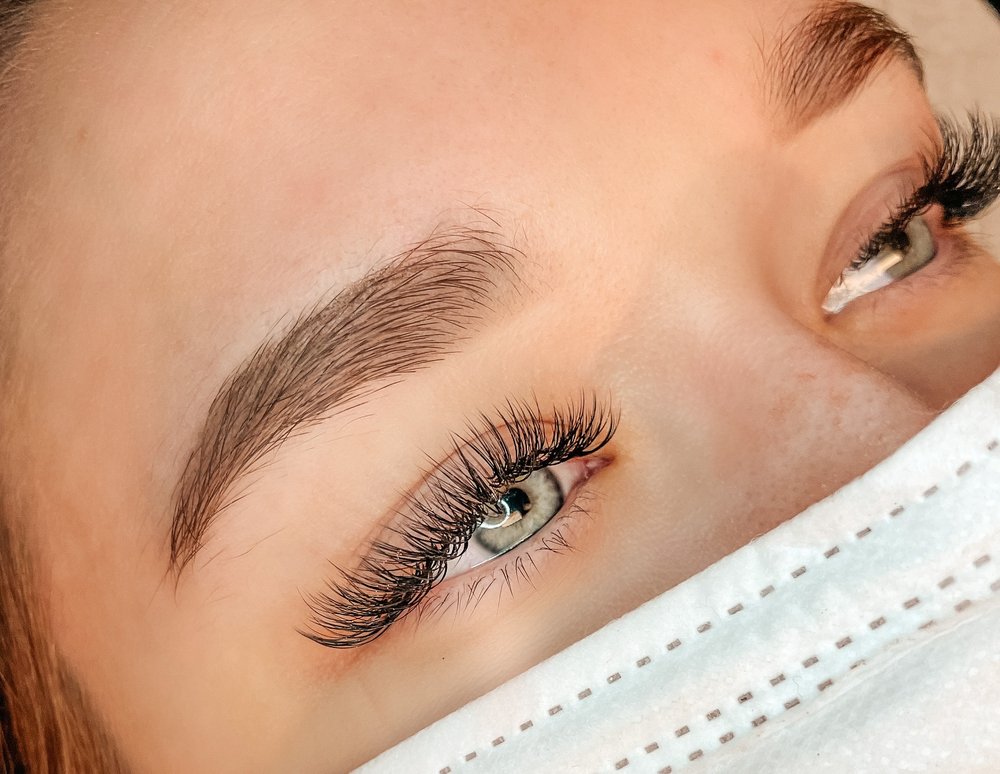 Nui's lash Studio Logo