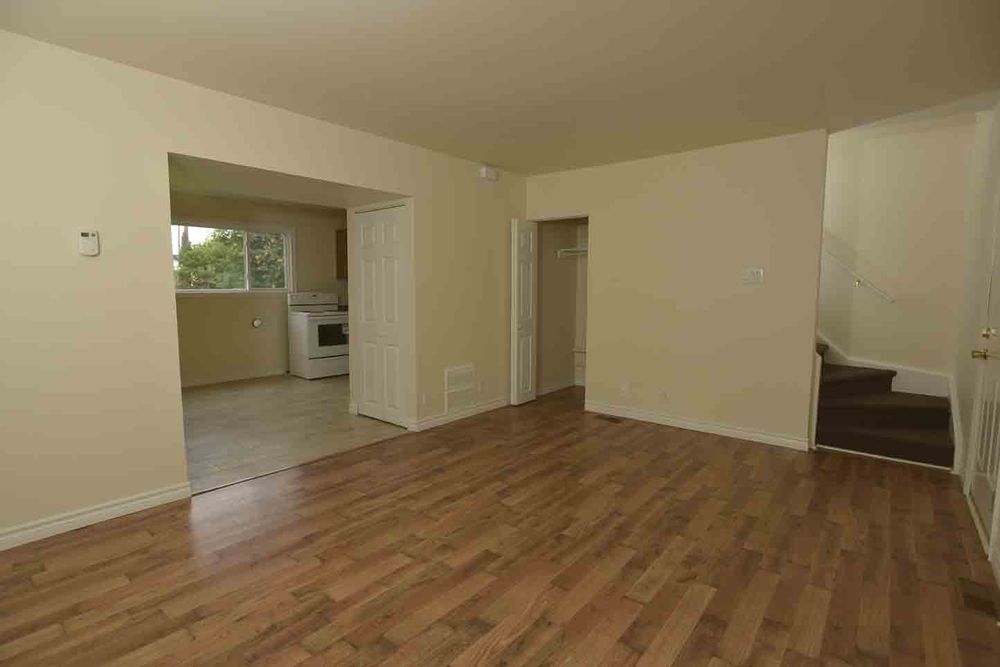 PARKLANE TOWNHOMES Updated September 2024 930 Neebing Avenue, Thunder Bay, Ontario