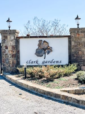 Clark Gardens by null