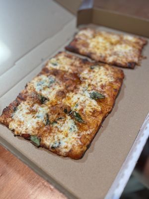 Triple Beam Pizza by null