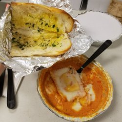 Beto's Restaurant and Pizza - Ravioli lunch special with garlic bread