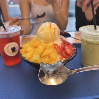 Tsuki - large mango / strawberry bingsu, ozzie redbull, matcha - Ice Cream & Frozen Yogurt Near Me - Portland, Oregon