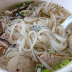 Wat Dhammavihara Hawaii - Homemade pho @ the temple..yummy