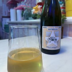 Super Bien - Orange wine! Super Estrella by Roberto Henriquez, from Chile