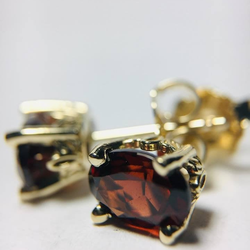 Janine's Jewelry - Garnet stud earrings in 14kt yellow gold.