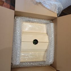 Box World Shipping Center