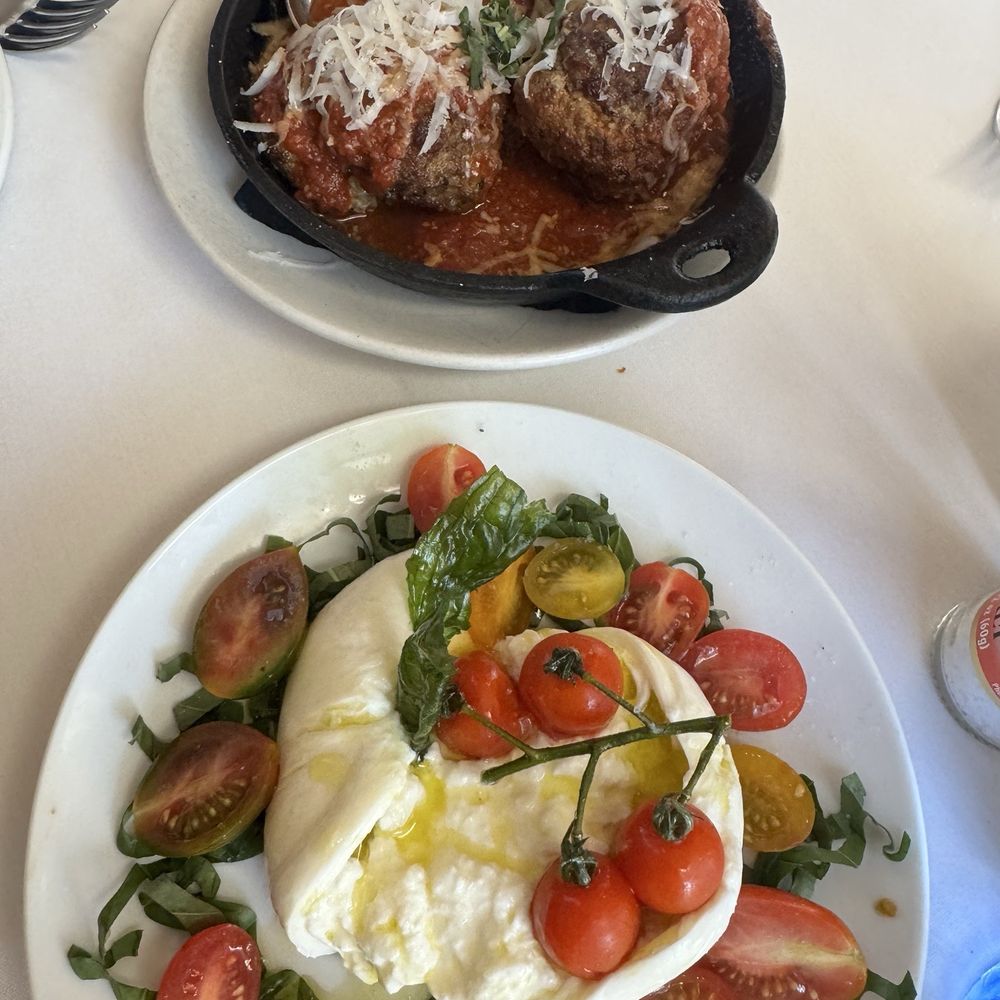 Brossa's Cibo e Vino - Burrata and meatballs - Italian Near Me - Brenham, Texas Brossa's Cibo e Vino - Burrata and meatballs - Italian Near Me - Brenham, Texas