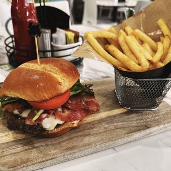 BB’s Bakehouse - Bacon Cheeseburger - Bakeries Near Me - Miami Lakes, Florida