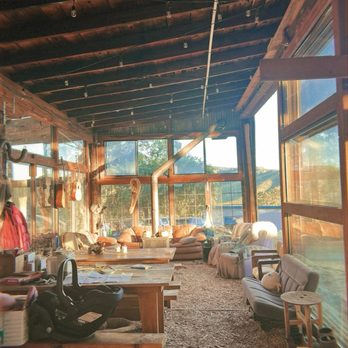 Wondernut Farm - The living room - Attraction Farms Near Me - Big Oak Flat, California