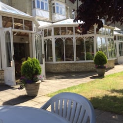 Arundel House Hotel - The garden and conservatory