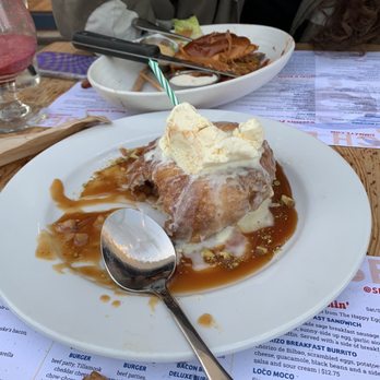 Simmzy's - cinnamon apple donut thing - Gastropubs Near Me - Long Beach, California Simmzy's - cinnamon apple donut thing - Gastropubs Near Me - Long Beach, California