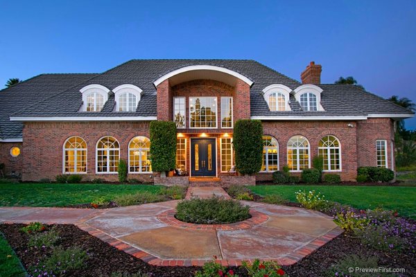 AV Roofing & Construction