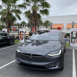 Tesla Supercharger - #HappyBlanket