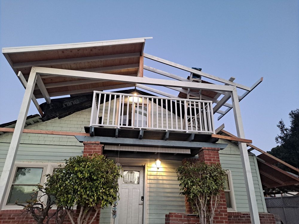 Slide of Alfaros and Son Roofing