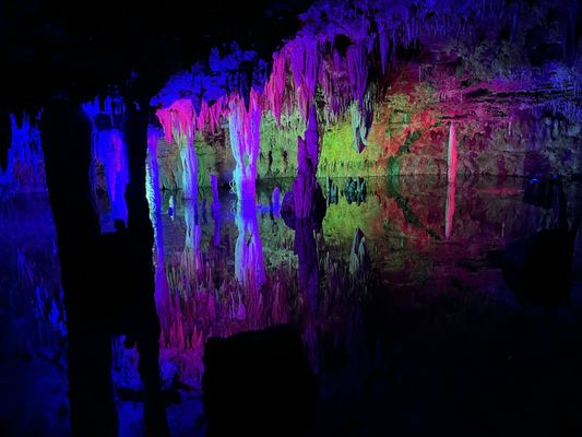 Meramec Caverns by null