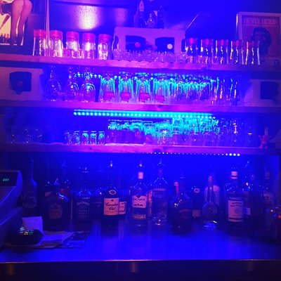 Edie S Place Bar Cafe Bars 2100 Danforth Avenue Toronto On Restaurant Reviews Phone Number