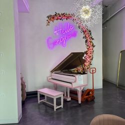 Hayley Cakes and Cookies - Interior