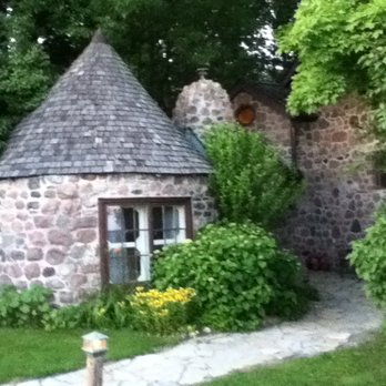 Ste Anne's Spa - Doll's House cabin - Day Spas Near Me - Grafton, Ontario