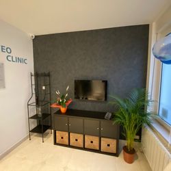 Moveo Clinic - La salle d'attente du centre médical Moveo Clinic de Molenbeek. Très content du service !