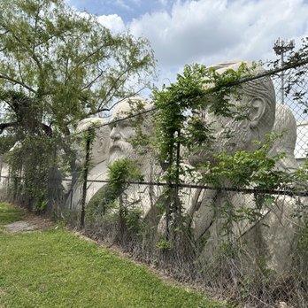 Giant President Heads - Landmarks & Historical Buildings Near Me - Houston, Texas