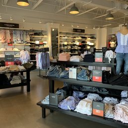 abercrombie and fitch outlet near me