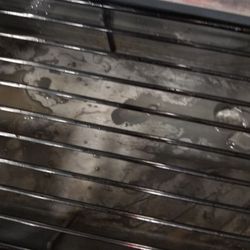 7-Eleven - Documents of the mold like substance and slime in the fountain drain.