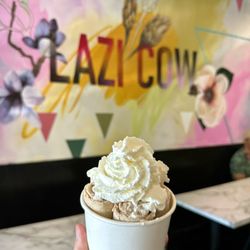 Lazi Cow - Rolled ice cream w whipped cream