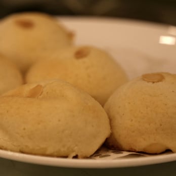 西苑酒家 - Topping the meal off with almond crust buns. They were also delicious! - Cantonese Near Me - Hong Kong, HK 西苑酒家 - Topping the meal off with almond crust buns. They were also delicious! - Cantonese Near Me - Hong Kong, HK
